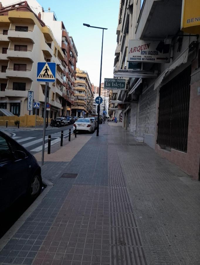 Habitaciones De Paso Benidorm Bagian luar foto