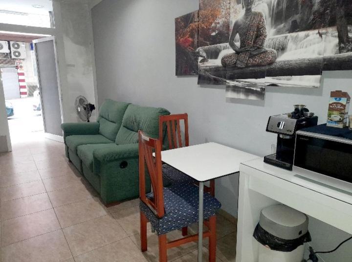 Habitaciones De Paso Benidorm Bagian luar foto